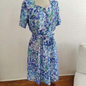 Hello Spring! Vintage Floral Dress • by Westside Clothing • Medium • Has Pockets